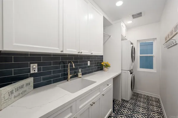 $4,950,000 | 2122 Del Mar Heights Road, Del Mar, CA 92014