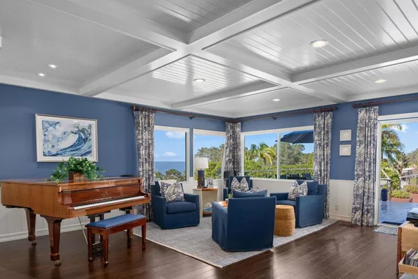 $4,950,000 | 2122 Del Mar Heights Road, Del Mar, CA 92014