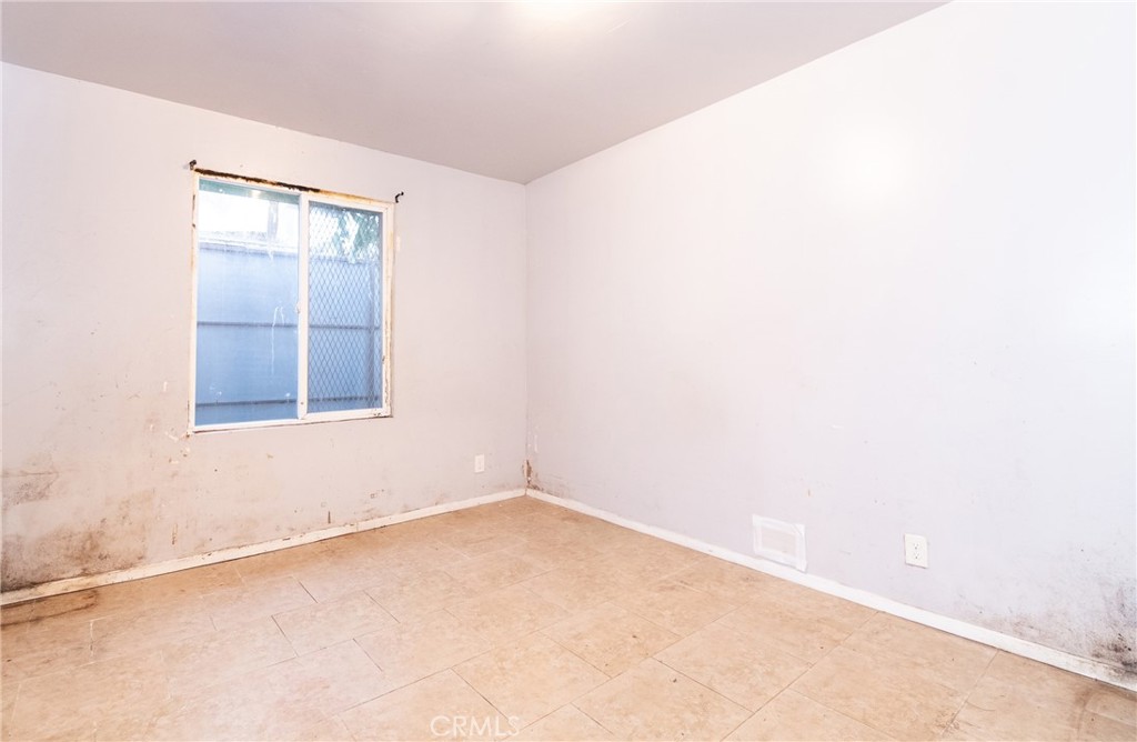 112 East Caldwell Street Compton, CA 90220 - Photo 12 of 39