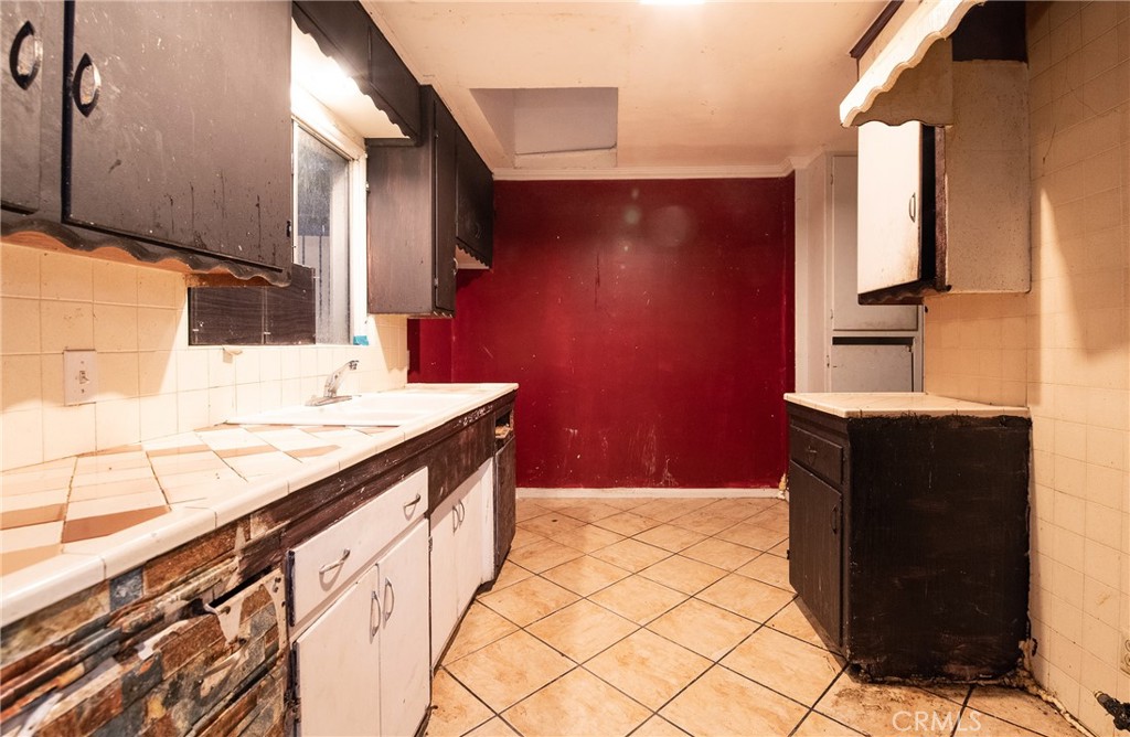 112 East Caldwell Street Compton, CA 90220 - Photo 21 of 39