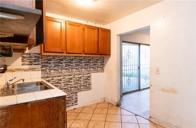 $599,000 | 112 East Caldwell Street, Compton, CA 90220