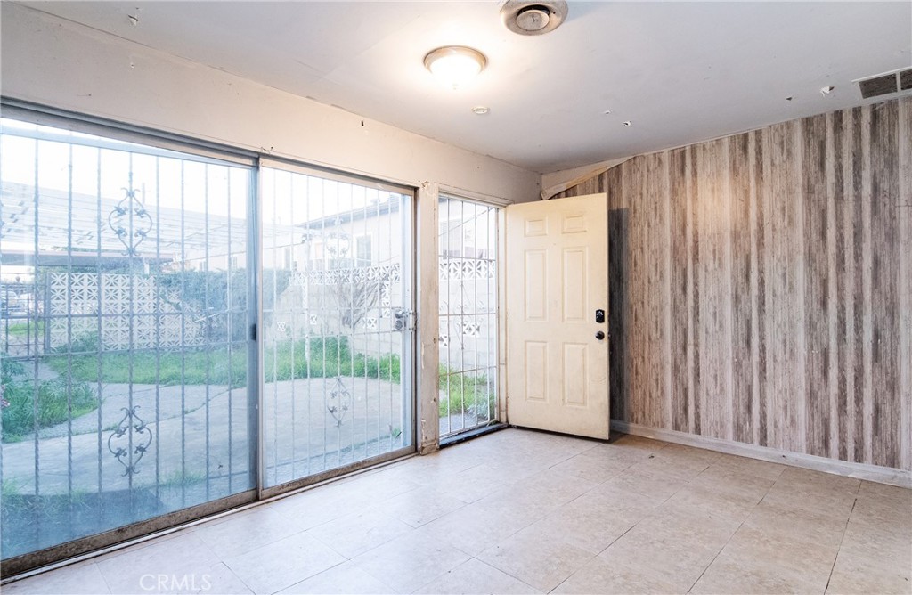 112 East Caldwell Street Compton, CA 90220 - Photo 27 of 39