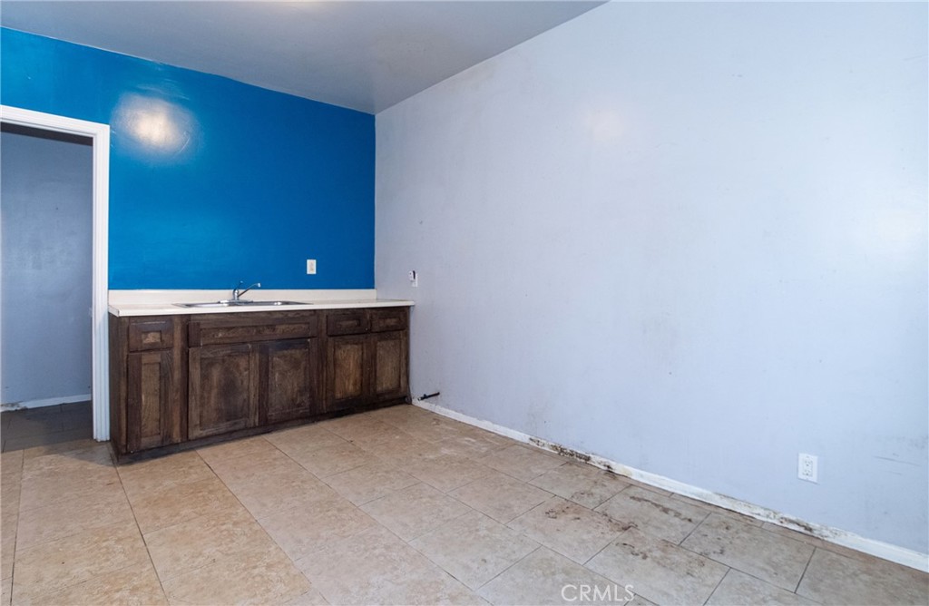 112 East Caldwell Street Compton, CA 90220 - Photo 32 of 39