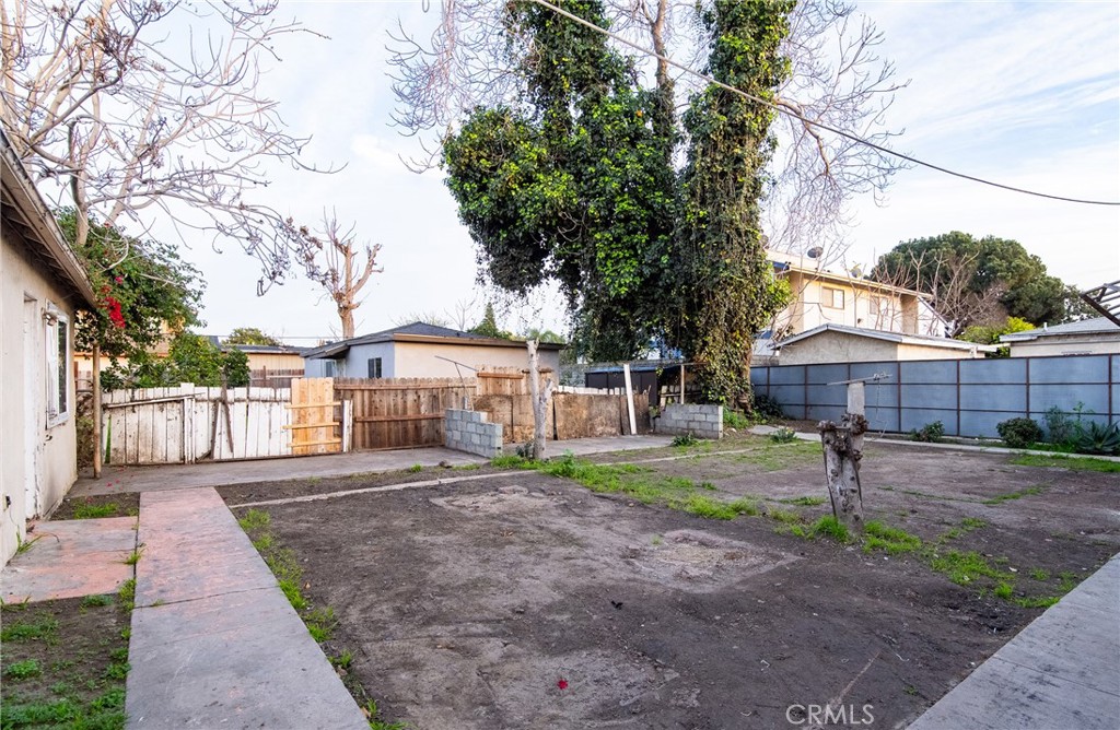 112 East Caldwell Street Compton, CA 90220 - Photo 33 of 39