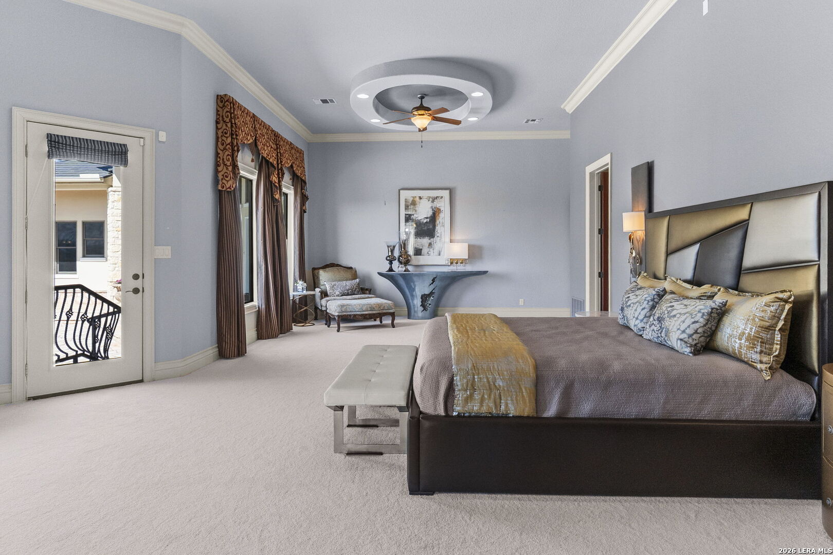 6762 Mnr Hl Road San Antonio, TX 78257 - Photo 23 of 51 a bed room with a bed and dresser