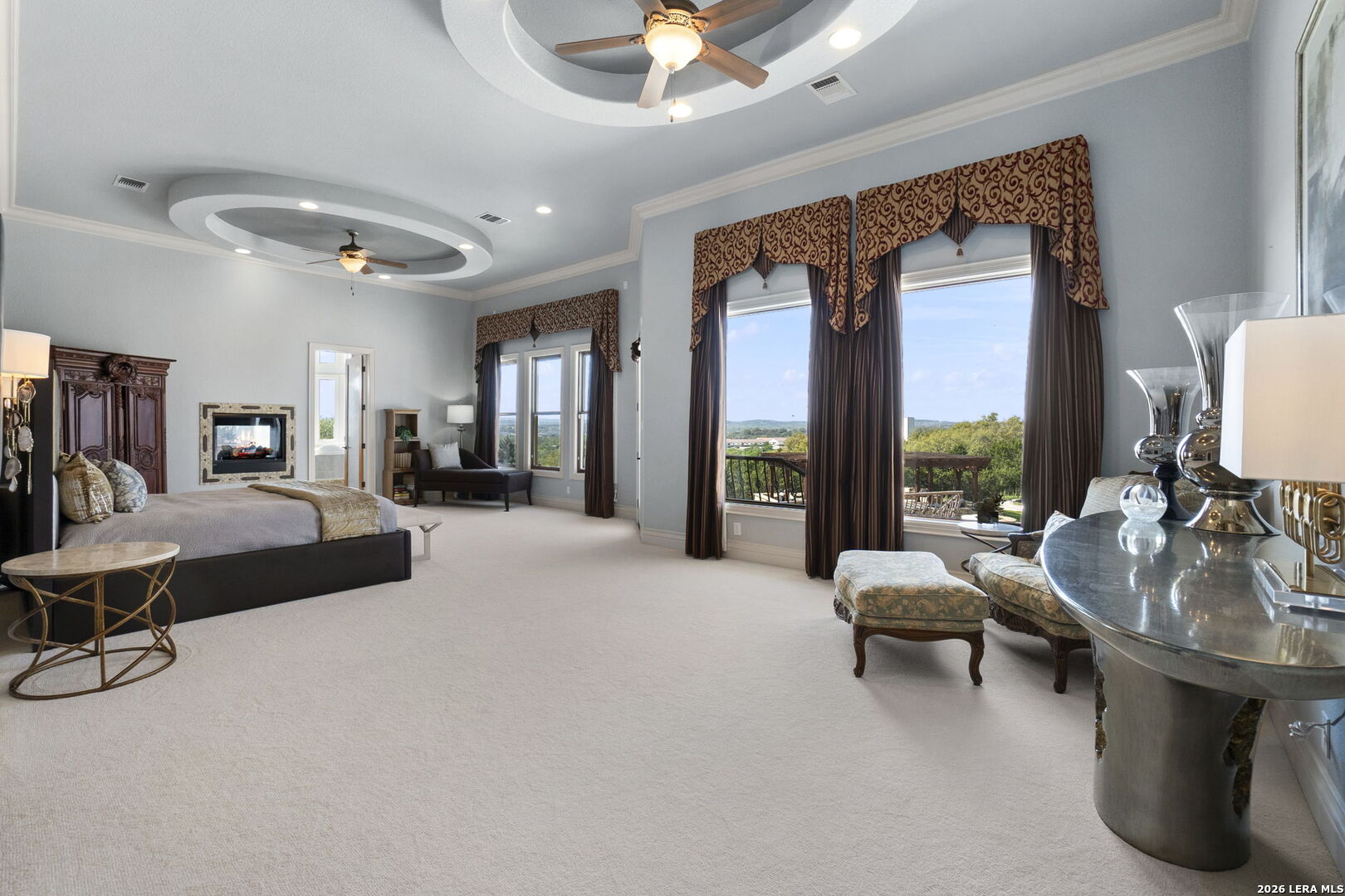 6762 Mnr Hl Road San Antonio, TX 78257 - Photo 24 of 51 a living room with furniture and a large window