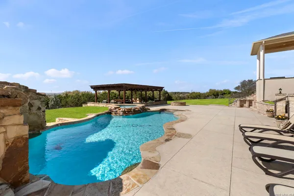 $4,300,000 | 6762 Mnr Hl Road, San Antonio, TX 78257