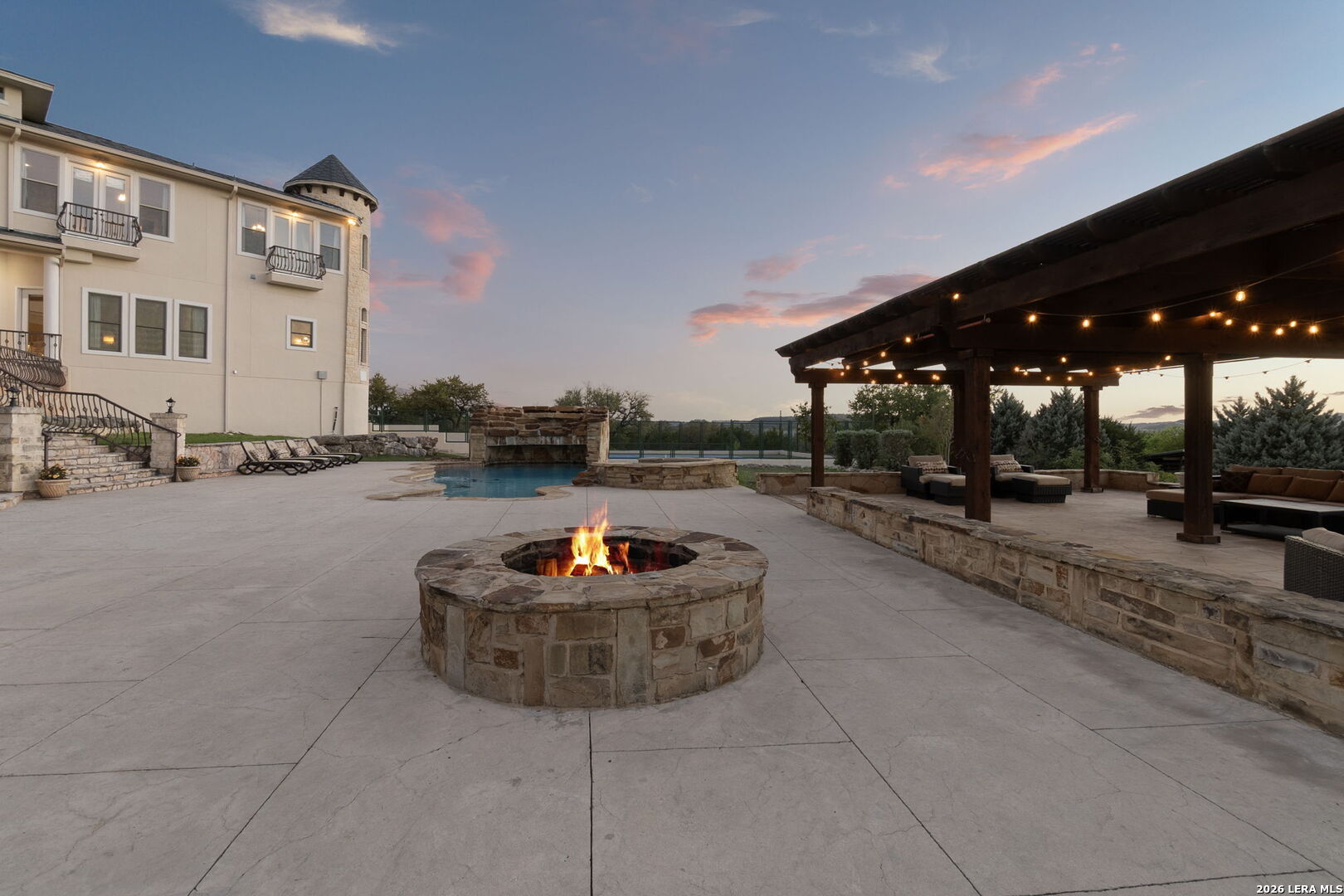 6762 Mnr Hl Road San Antonio, TX 78257 - Photo 49 of 51 a outdoor space with patio area