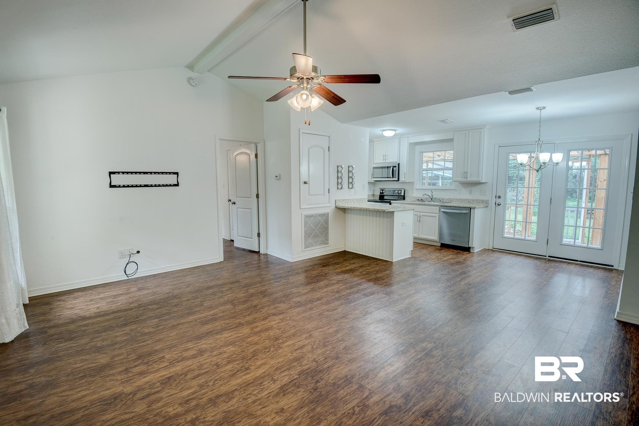 6304 Henshaw Road Fairhope, AL 36532 - Photo 4 of 35
