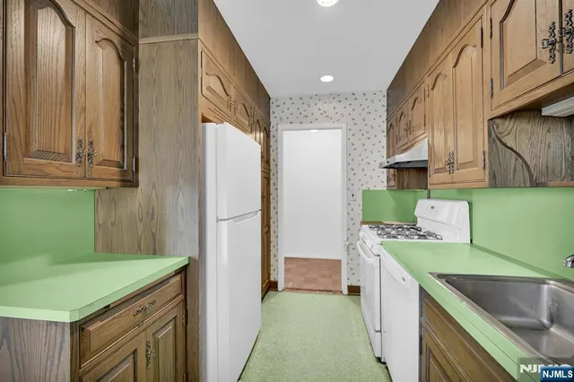 $109,000 | 280 Prospect Avenue, Unit 3N, Hackensack, NJ 07601