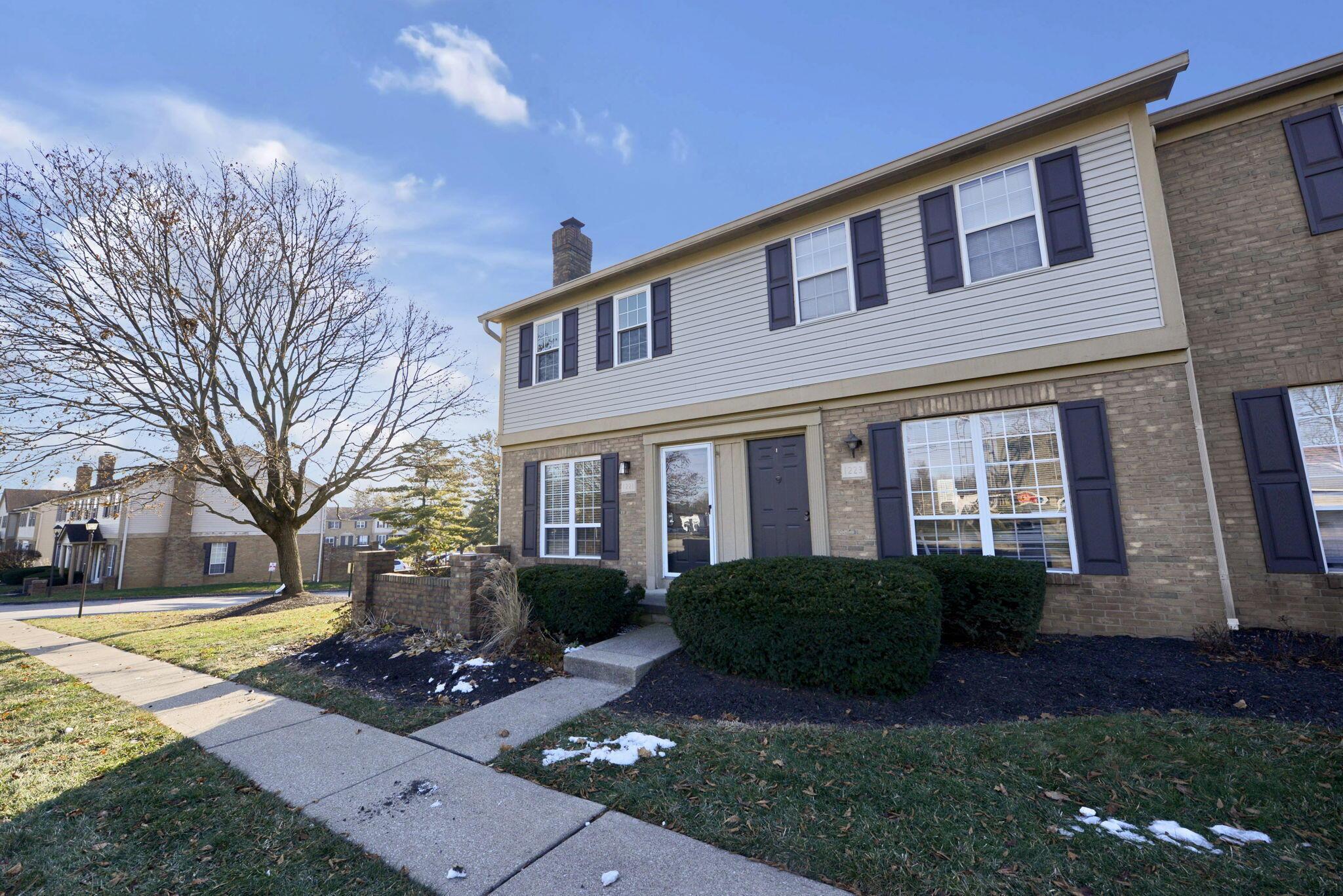 1221 Bethel Road Columbus, OH 43220 - Photo 3 of 28 4-web-or-mls-1221-bethel-rd