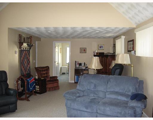 3 Tucker Road Smithfield, RI 02828 - Photo 5 of 8 Living Room. back to front