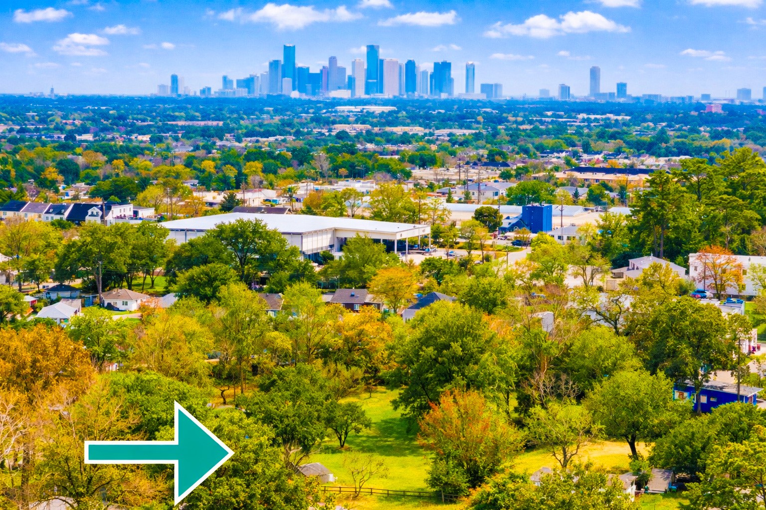405 Hohldale Street Houston, TX 77091 - Photo 34 of 39 Aerial perspective illustrating the property’s close proximity to downtown Houston while maintaining a quiet, residential atmosphere.