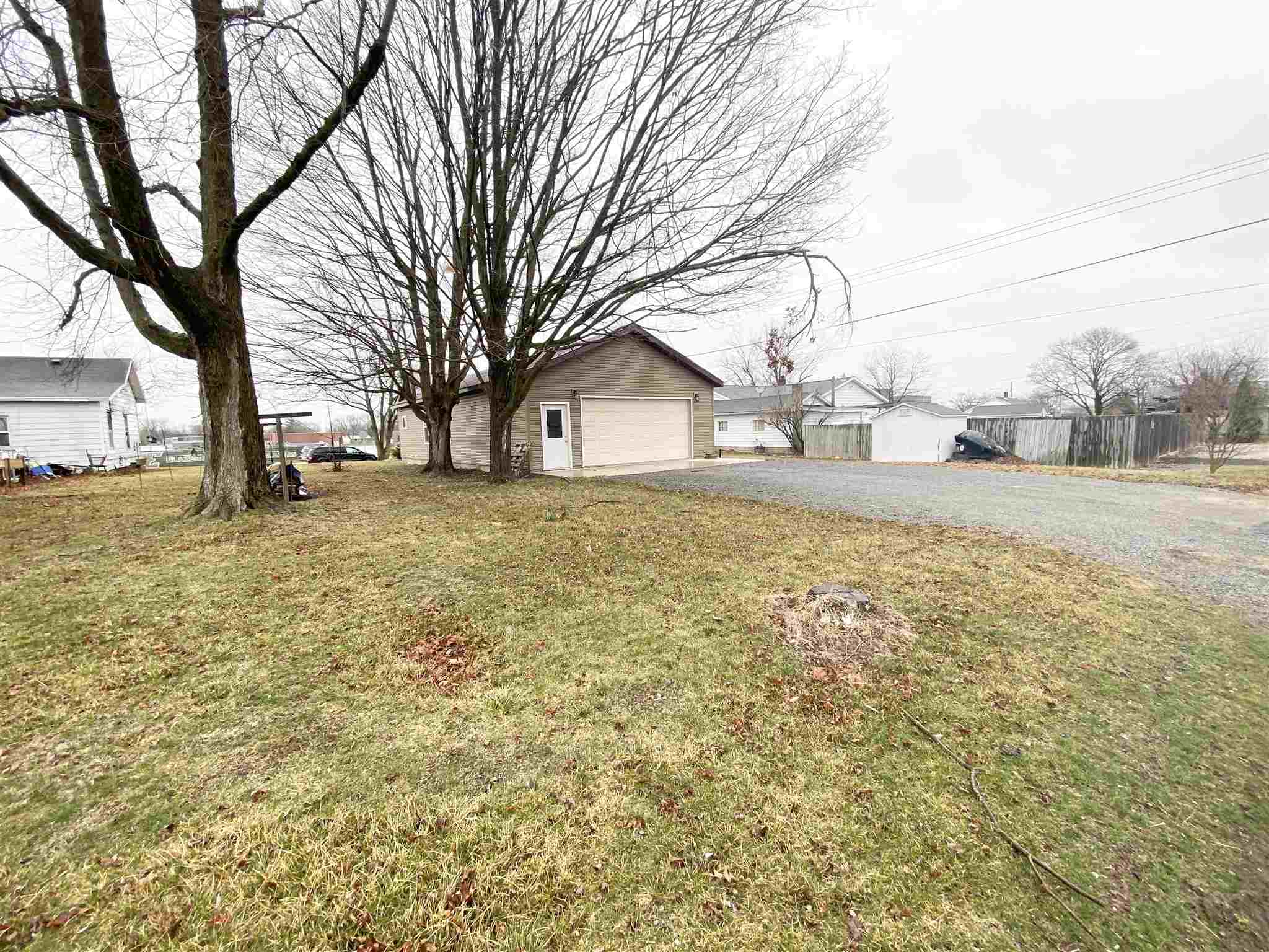 512 East Green Street Butler, IN 46721 - Photo 4 of 19