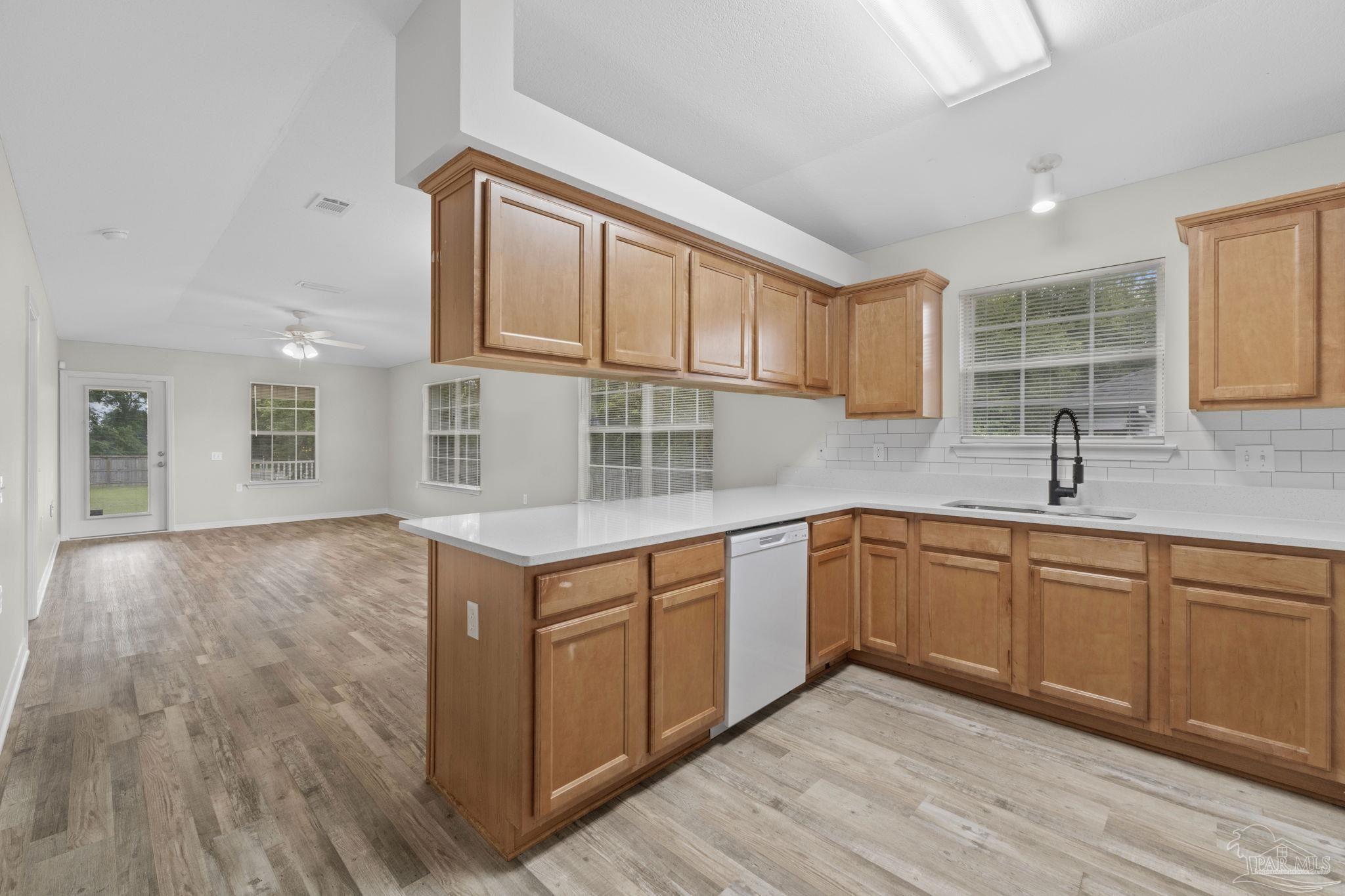 1253 Brownfield Road Pensacola, FL 32526 - Photo 3 of 24 Gallery Image 3