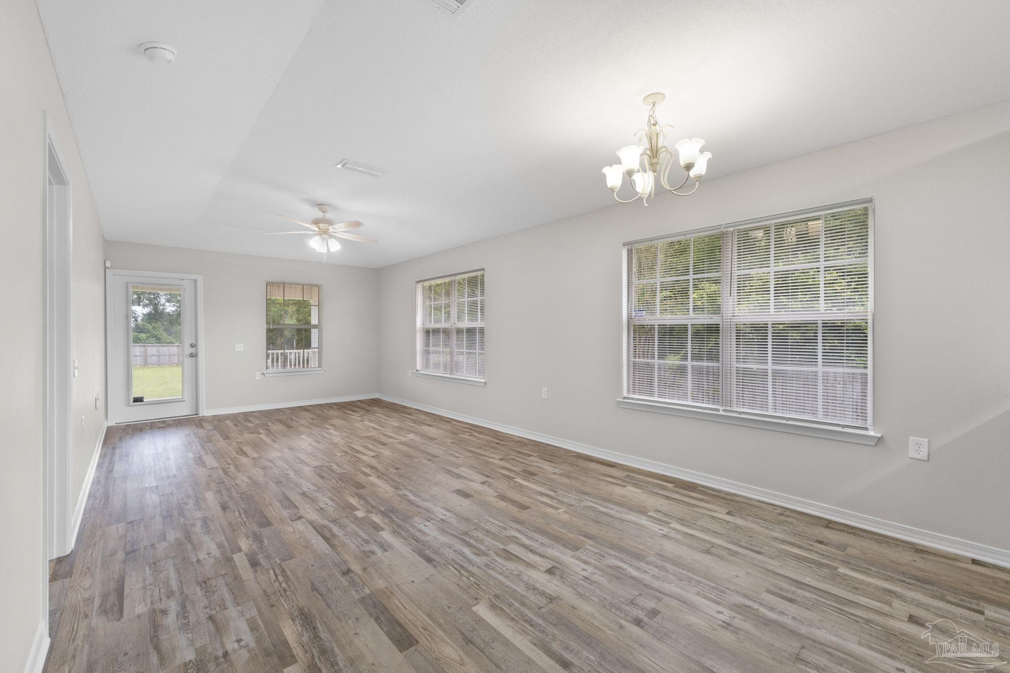 1253 Brownfield Road Pensacola, FL 32526 - Photo 4 of 24 Gallery Image 4