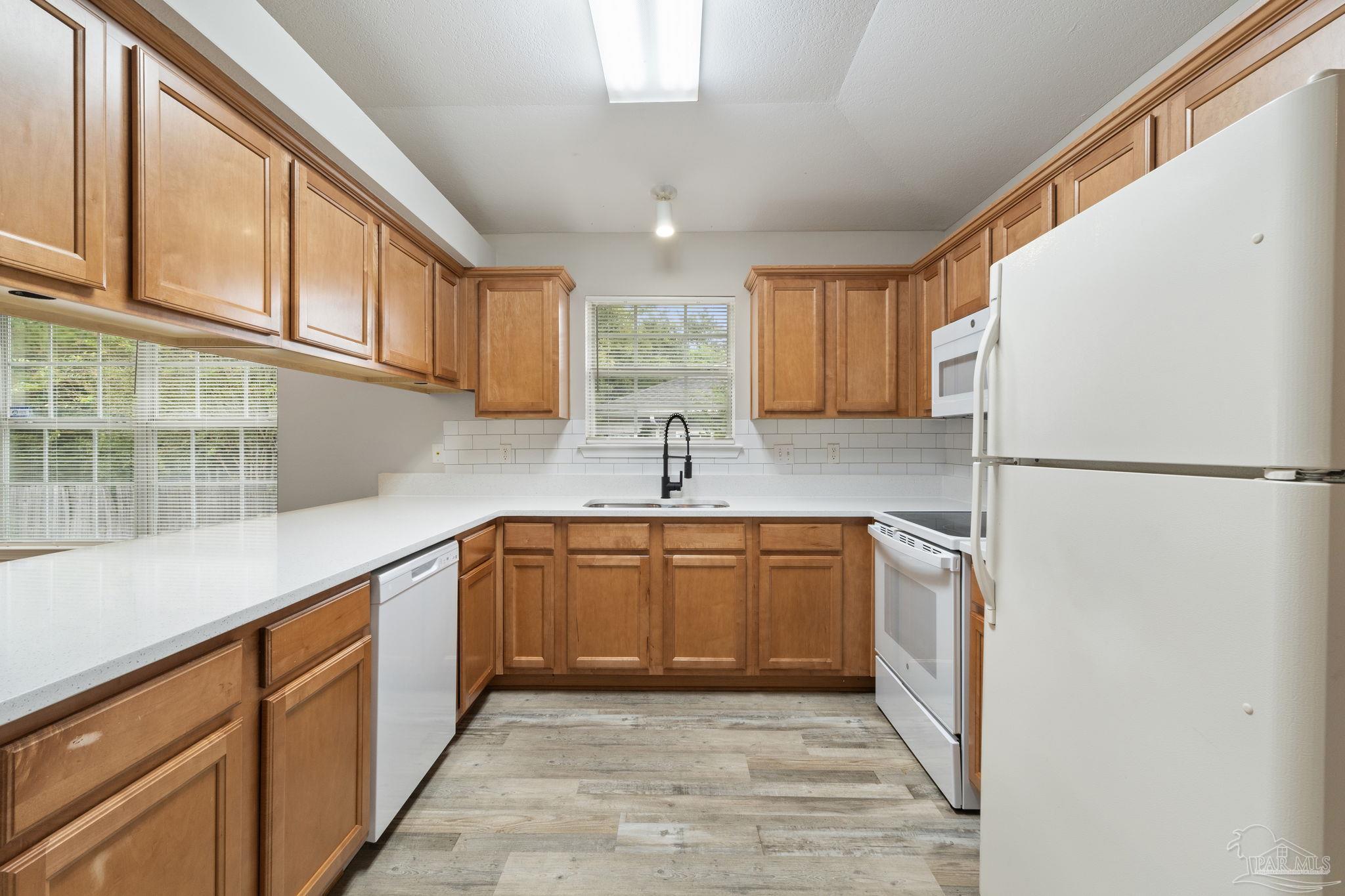 1253 Brownfield Road Pensacola, FL 32526 - Photo 5 of 24 Gallery Image 5
