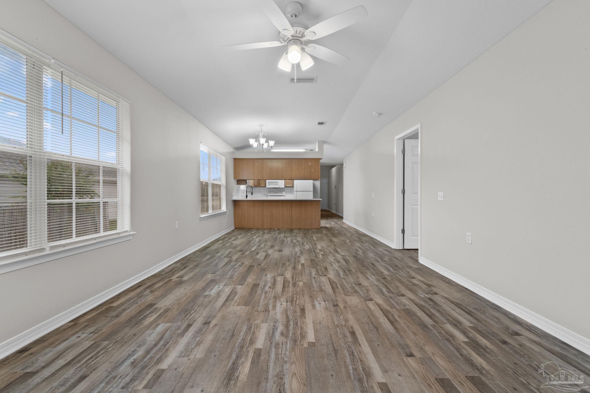 1253 Brownfield Road Pensacola, FL 32526 - Photo 9 of 24 Gallery Image 9