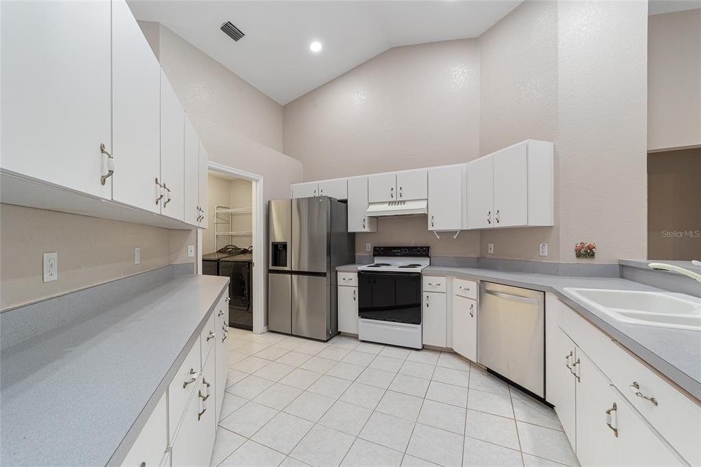 10061 Southwest 74th Terrace Ocala, FL 34476 - Photo 6 of 14