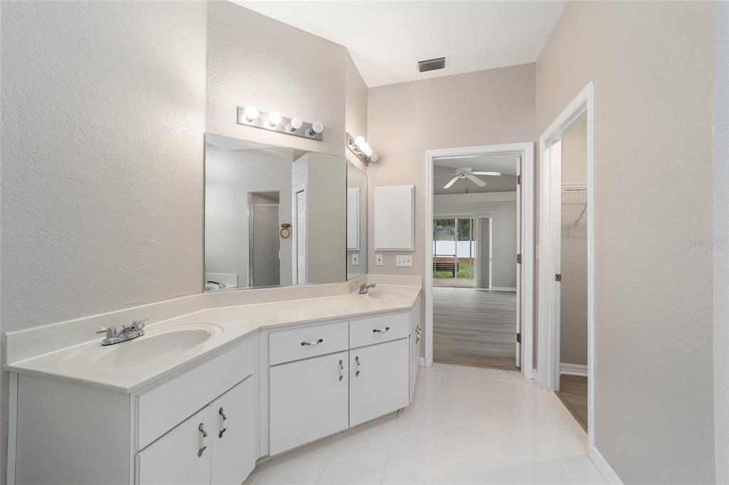10061 Southwest 74th Terrace Ocala, FL 34476 - Photo 9 of 14