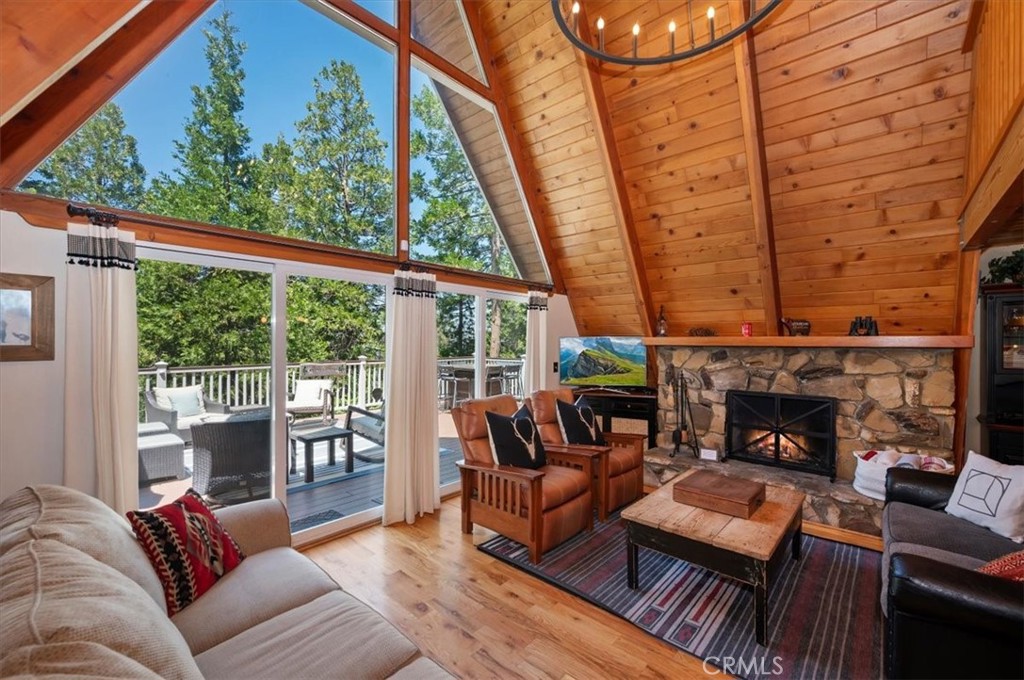 349 Castle Gate Road Lake Arrowhead, CA 92352 - Photo 5 of 73