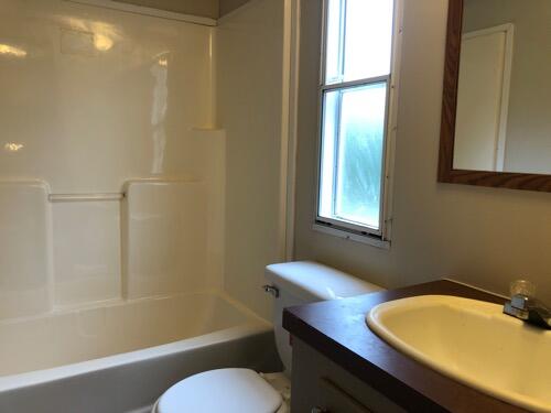 190 Viars Road Philadelphia, TN 37846 - Photo 8 of 10 190 viars road bathroom 2