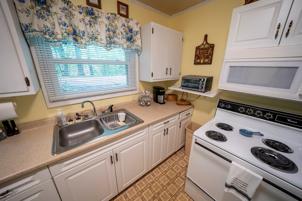 328 Forest Lake Road Robbinsville, NC 28771 - Photo 9 of 19