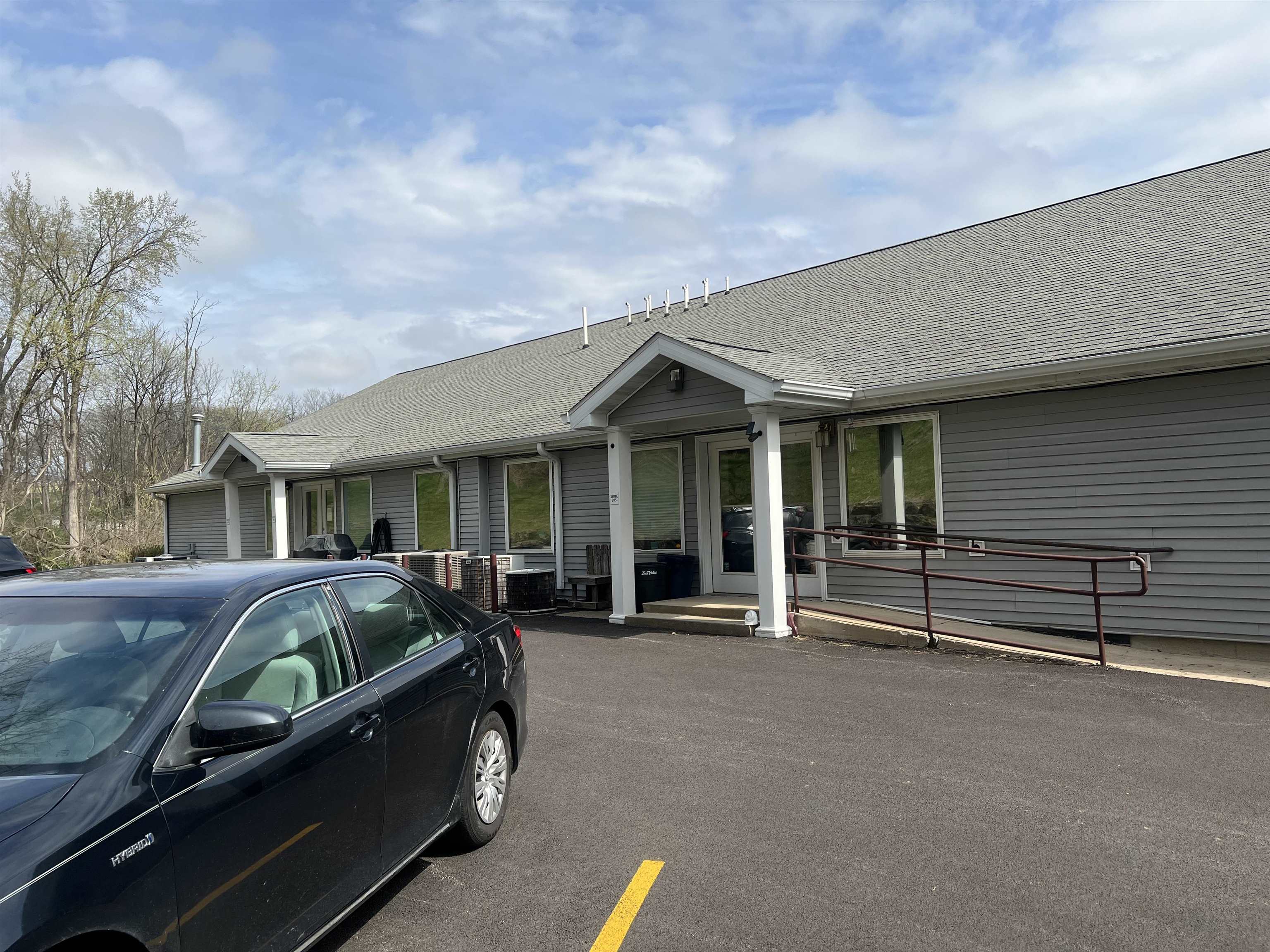800 Spring Street Galena, IL 61036 - Photo 12 of 13 a view of a couches in front of house