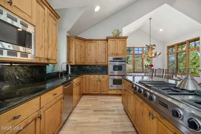 $3,885,000 | 2001 Beaver Creek Point, Avon, CO 81620