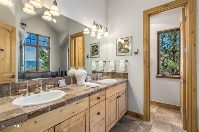 $3,885,000 | 2001 Beaver Creek Point, Avon, CO 81620