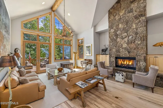 $3,885,000 | 2001 Beaver Creek Point, Avon, CO 81620
