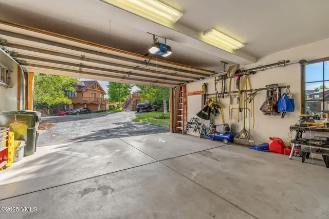 $3,885,000 | 2001 Beaver Creek Point, Avon, CO 81620