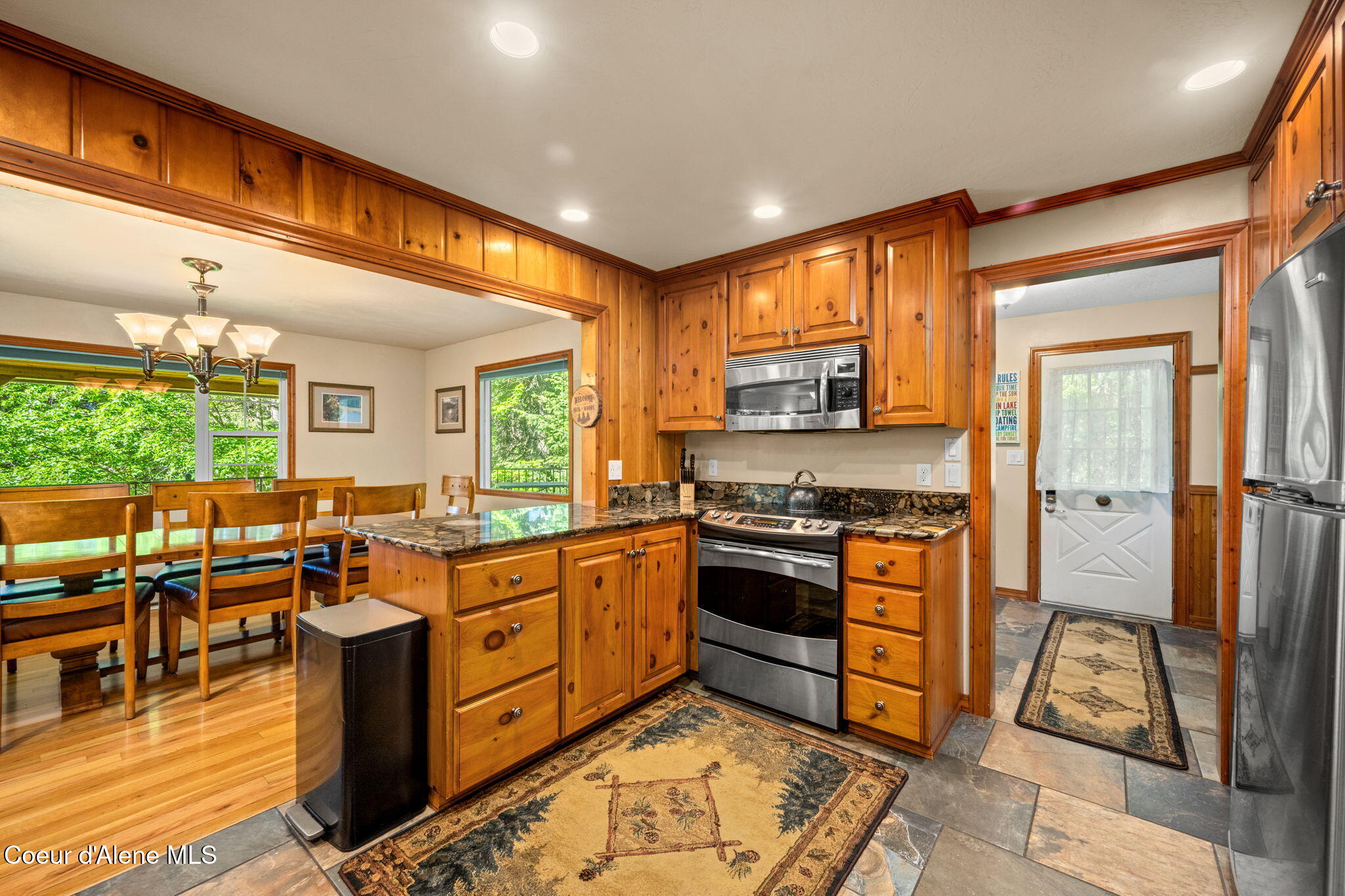 19503 East Hayden Lake Road Hayden, ID 83835 - Photo 25 of 72 Kitchen
