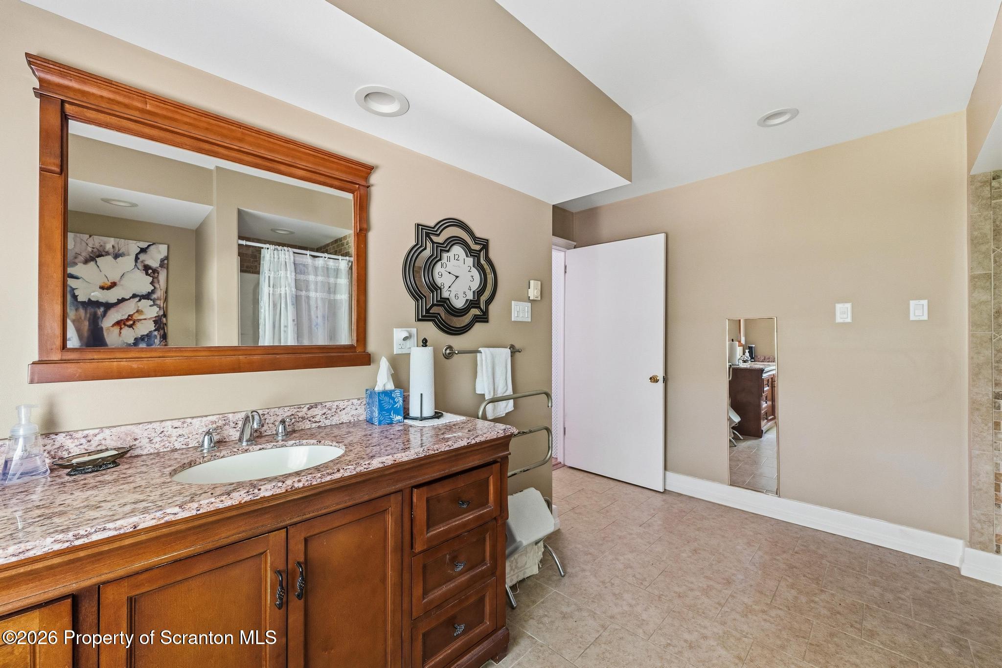 112 Spring Hill Drive Hunlock Creek, PA 18621 - Photo 23 of 54 Large bathroom