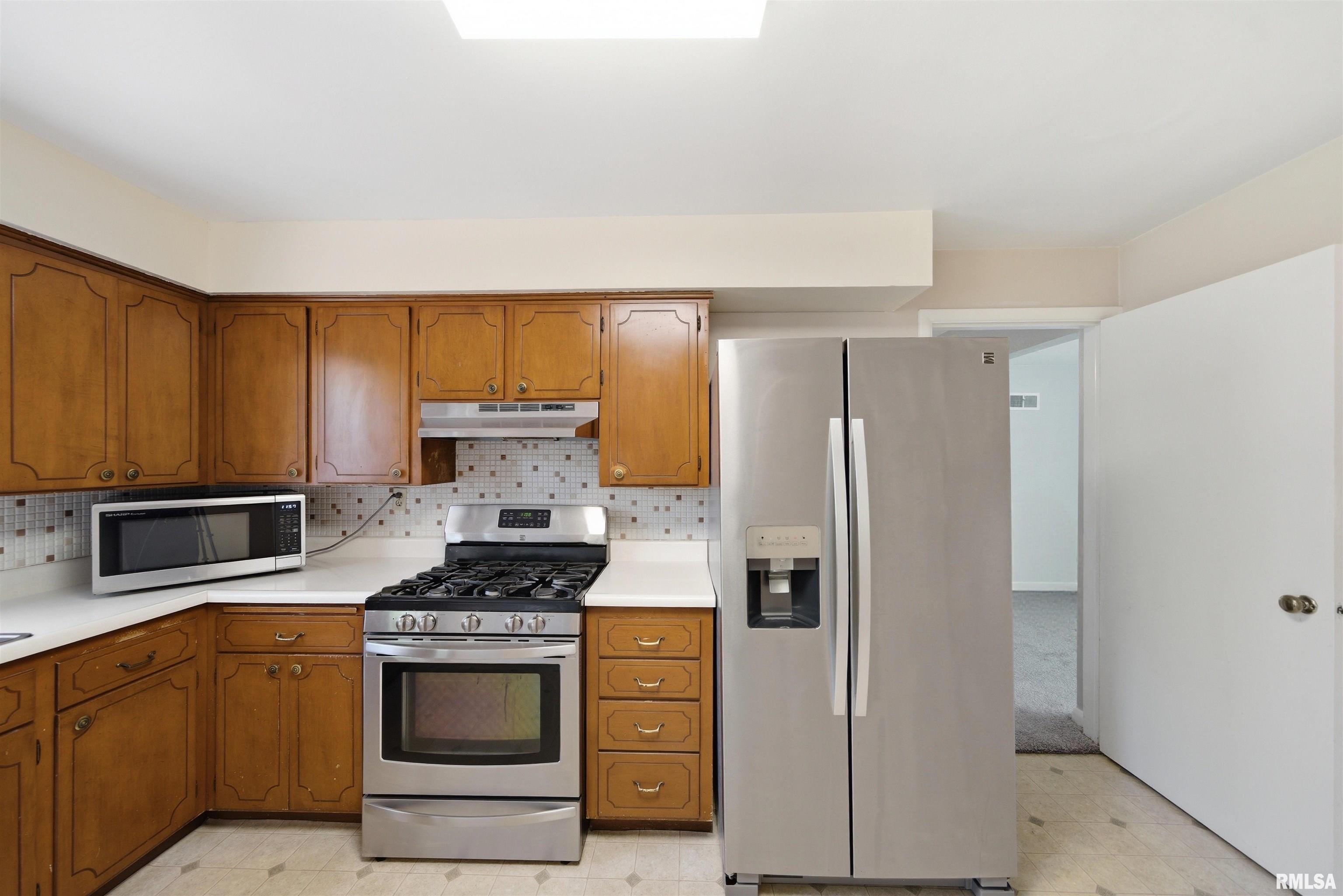 5203 North Sheridan Road Peoria, IL 61614 - Photo 10 of 31