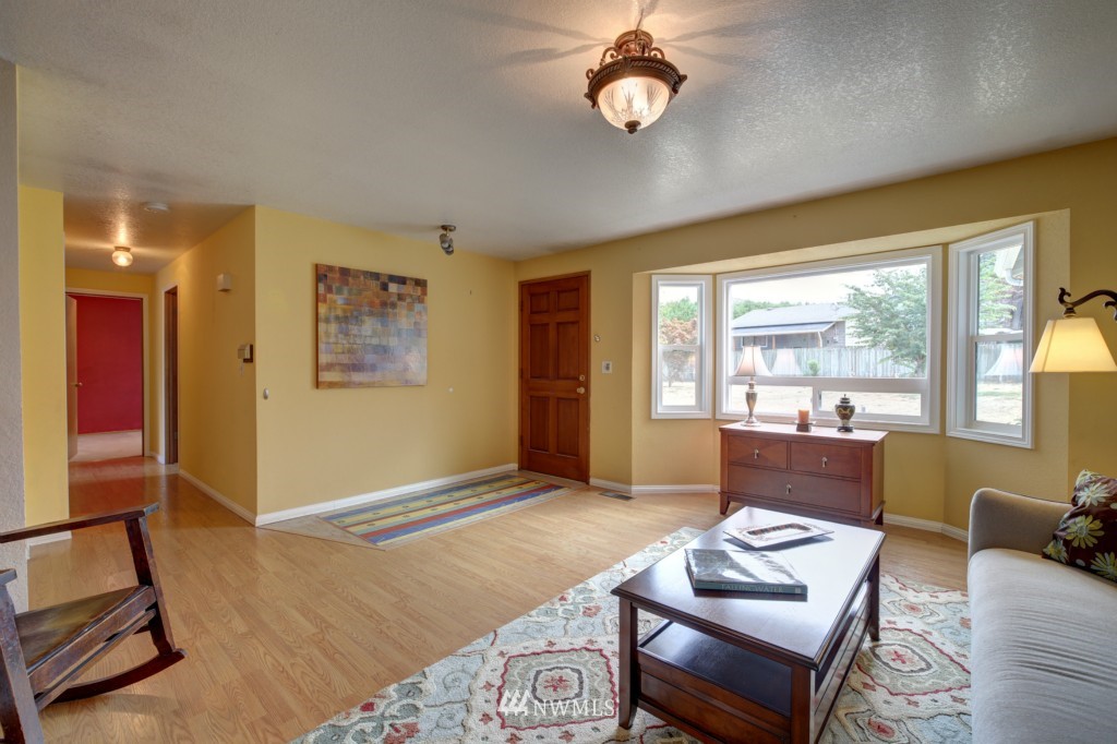 19120 Grannis Road Bothell, WA 98012 - Photo 5 of 25