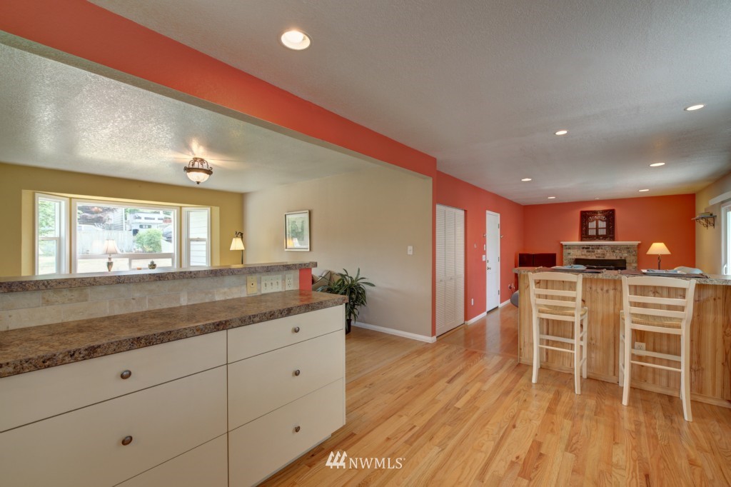19120 Grannis Road Bothell, WA 98012 - Photo 9 of 25
