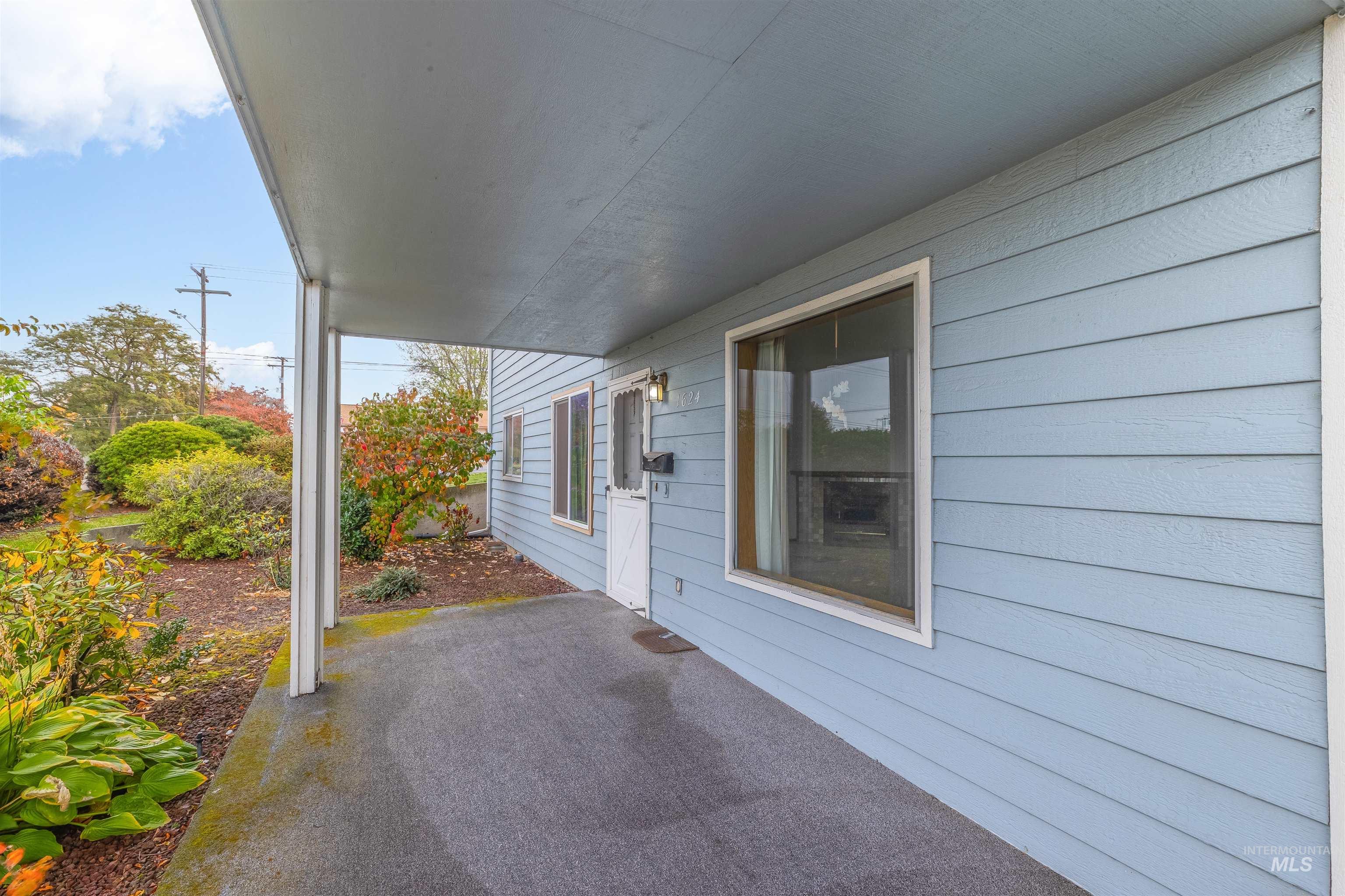 1624 18th Avenue Lewiston, ID 83501 - Photo 3 of 22