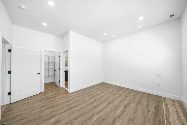 $874,900 | 17 East Golden Oak Lane, Beesleys Point, NJ 08223