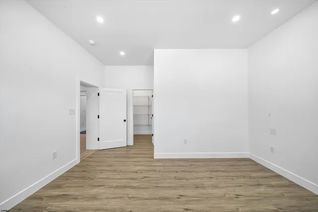 $874,900 | 17 East Golden Oak Lane, Beesleys Point, NJ 08223