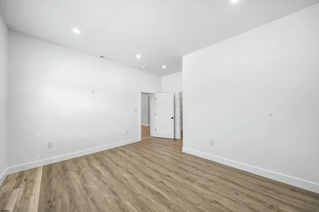 $874,900 | 17 East Golden Oak Lane, Beesleys Point, NJ 08223