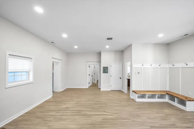 $874,900 | 17 East Golden Oak Lane, Beesleys Point, NJ 08223