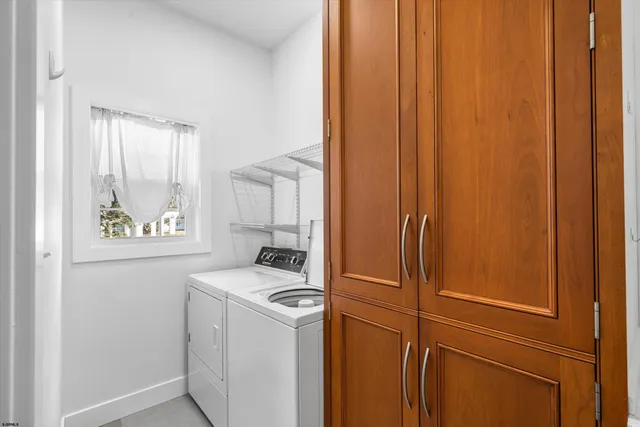 $874,900 | 17 East Golden Oak Lane, Beesleys Point, NJ 08223