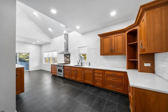 $874,900 | 17 East Golden Oak Lane, Beesleys Point, NJ 08223