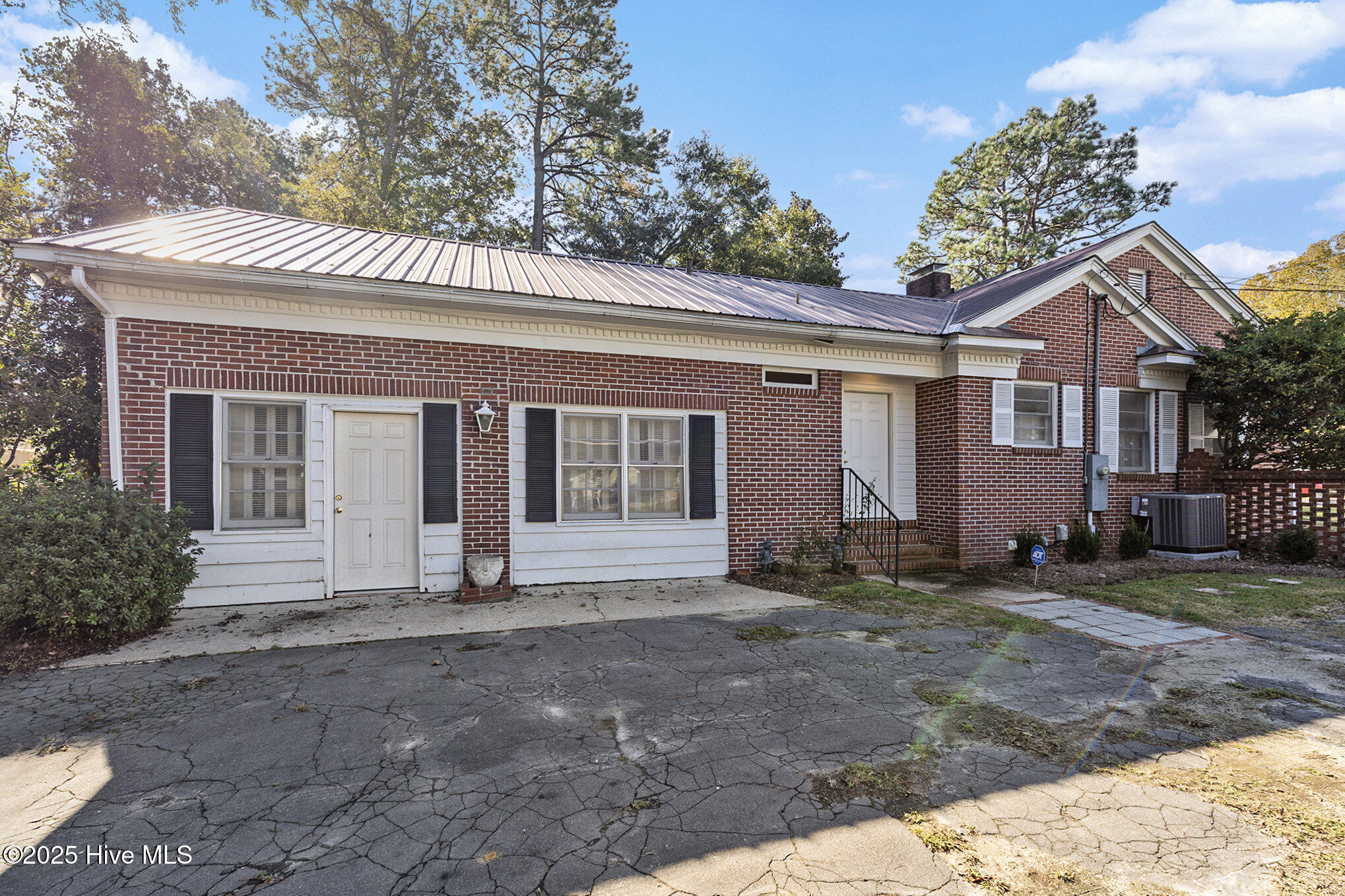 211 Pireway Road Tabor City, NC 28463 - Photo 40 of 46 Side of the House