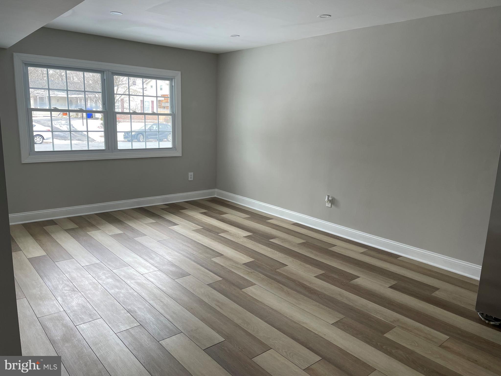 304 South Irving Road Sterling, VA 20164 - Photo 3 of 9 Family Room