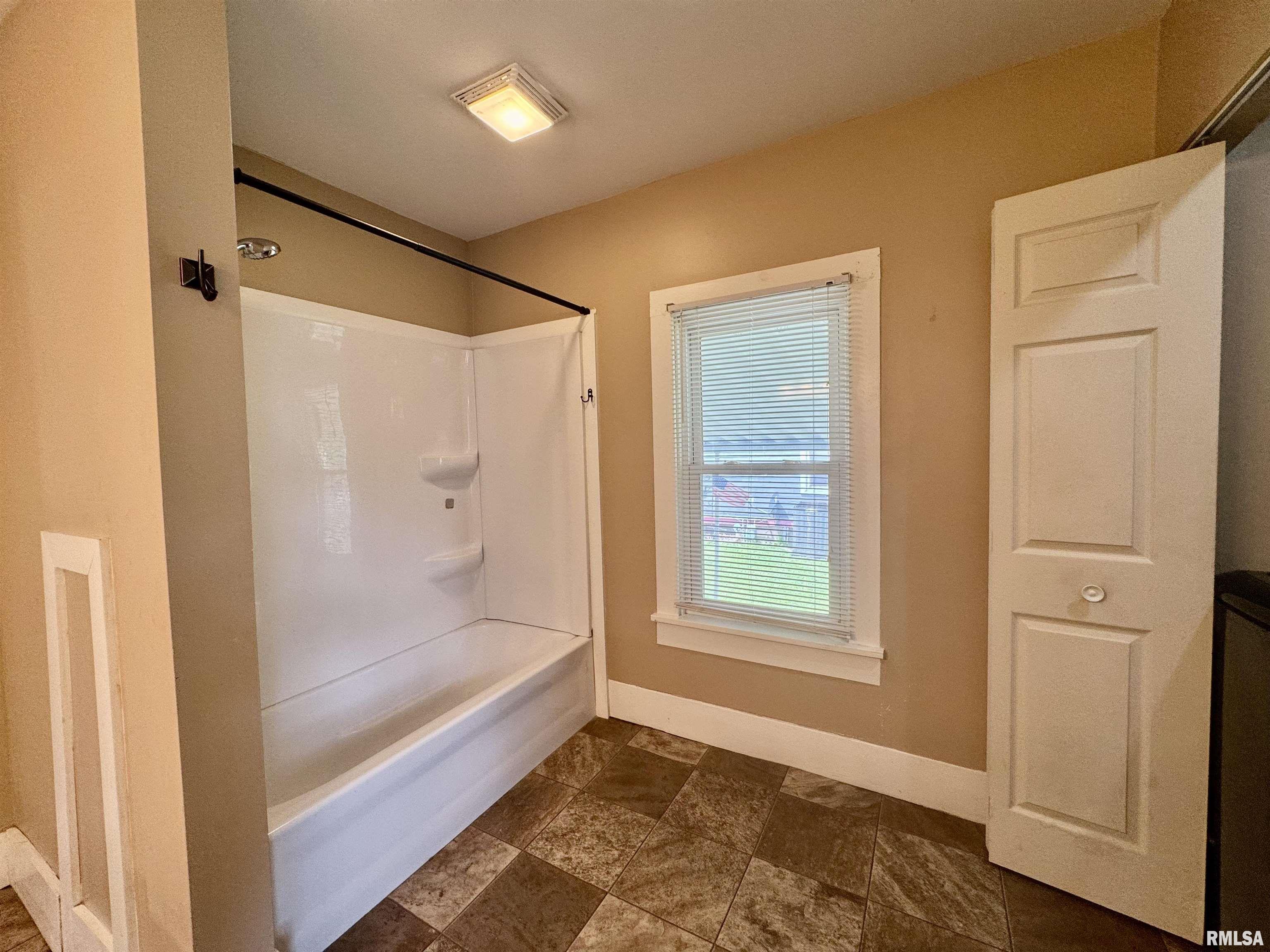 410 East Summit Street Macomb, IL 61455 - Photo 12 of 26