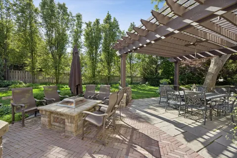 $2,050,000 | 4024 Johnson Avenue, Western Springs, IL 60558