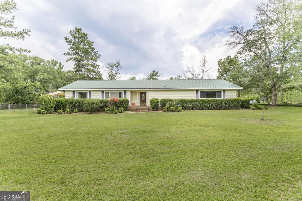 184 Davis Road Knoxville, GA 31050 - Photo 2 of 34