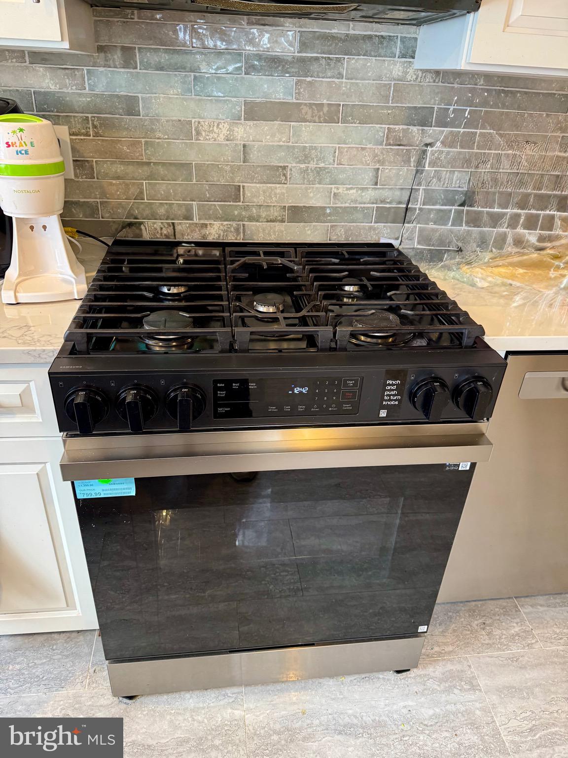 1968 William Street Union, NJ 07083 - Photo 23 of 43 a close view of stove top oven